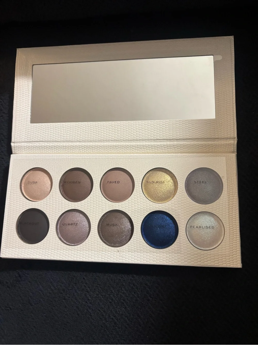 Revolution Pro Night and Day Colour Focus Shadow Palette 1.5 g